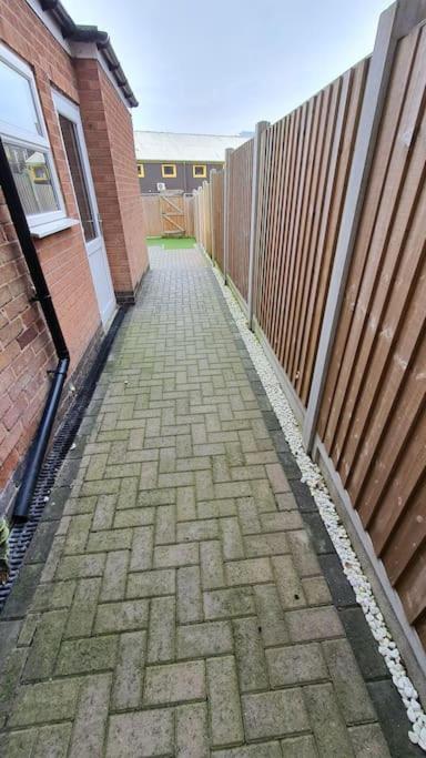 Contractors-City Centre-Parking-Sleeps 9 -Smart Tv, 2 Bathrooms! Coventry Ngoại thất bức ảnh