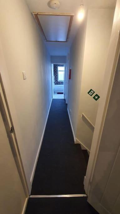 Contractors-City Centre-Parking-Sleeps 9 -Smart Tv, 2 Bathrooms! Coventry Ngoại thất bức ảnh