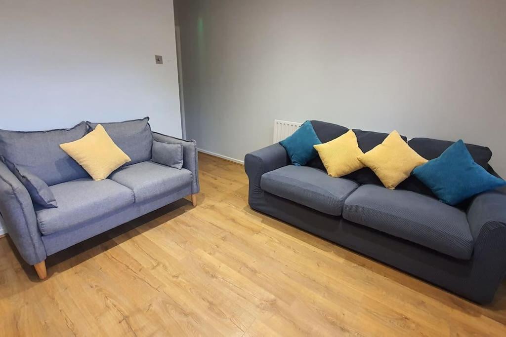 Contractors-City Centre-Parking-Sleeps 9 -Smart Tv, 2 Bathrooms! Coventry Ngoại thất bức ảnh
