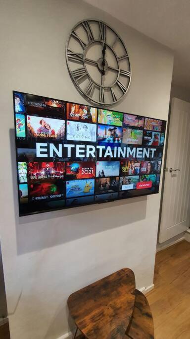 Contractors-City Centre-Parking-Sleeps 9 -Smart Tv, 2 Bathrooms! Coventry Ngoại thất bức ảnh