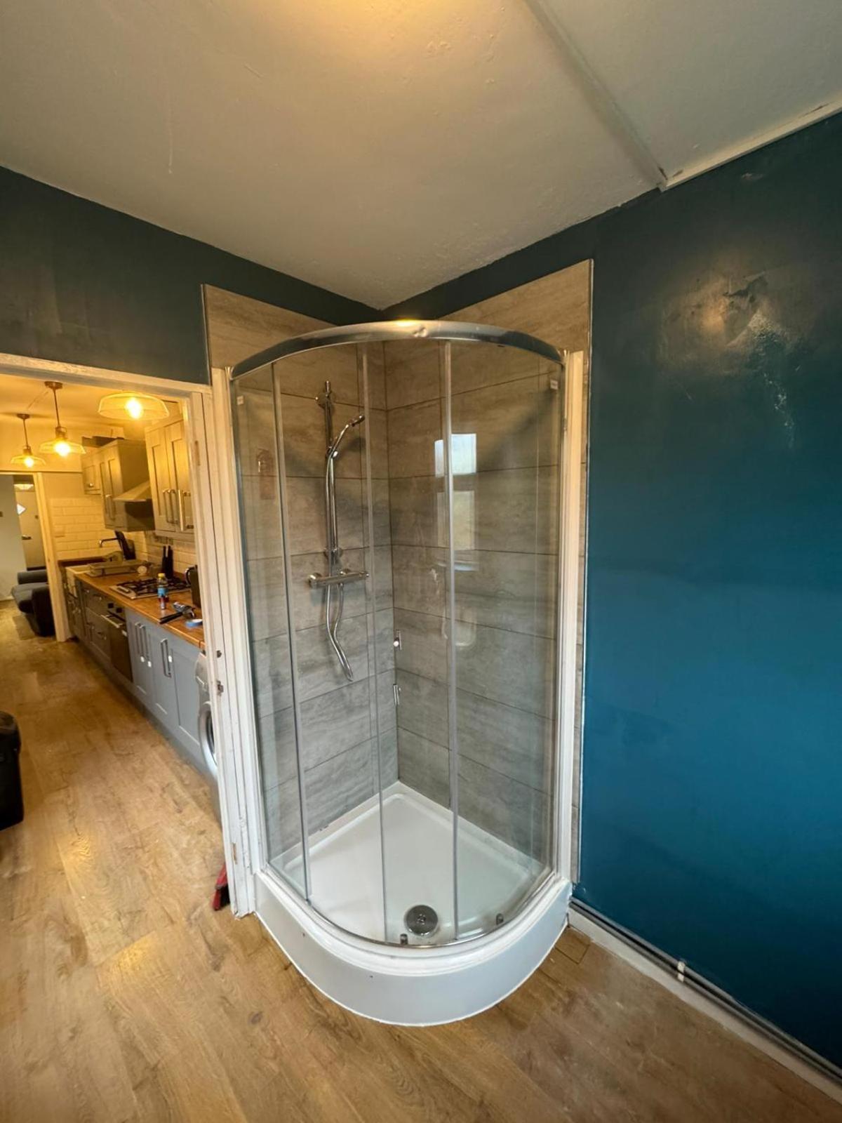 Contractors-City Centre-Parking-Sleeps 9 -Smart Tv, 2 Bathrooms! Coventry Ngoại thất bức ảnh
